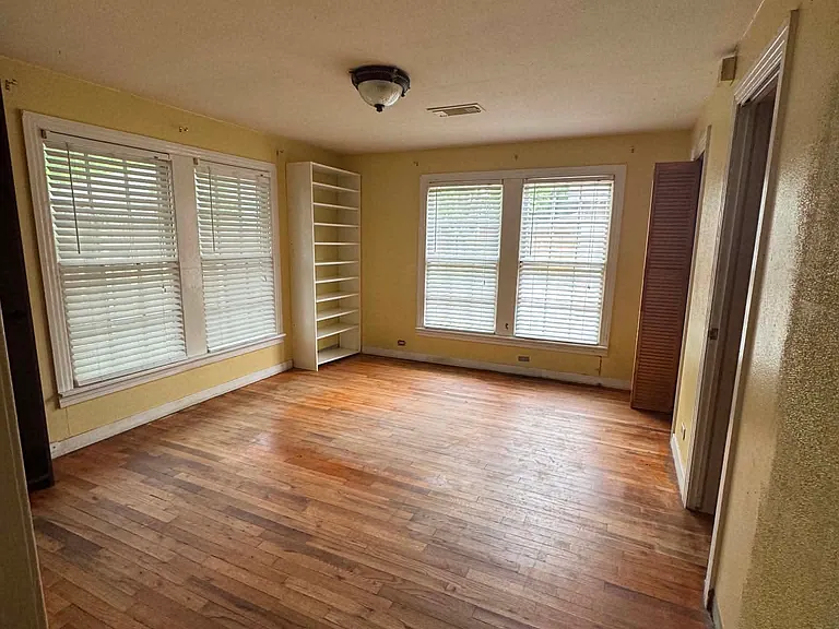222 Harkness St — Photo 9