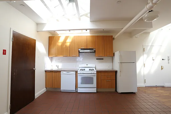 Rented by WaterStone Group, LLC | media 9