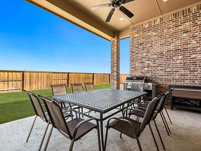 1730 Caruth Dr — Photo 30