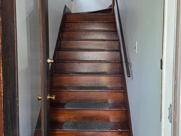 37 Barclay St #1, Albany, NY 12209