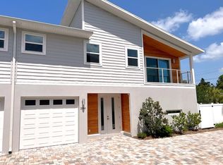 2058 Roselawn St, Sarasota, FL 34231