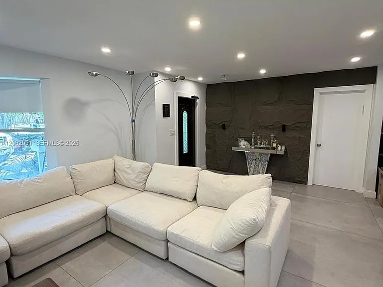 2810 Riverland Rd — Photo 15
