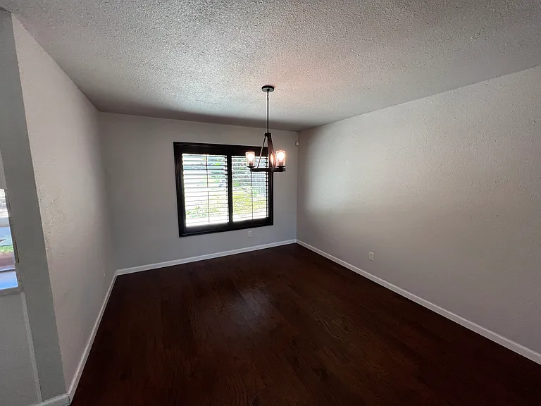 1371 La Mancha Pl — Photo 10