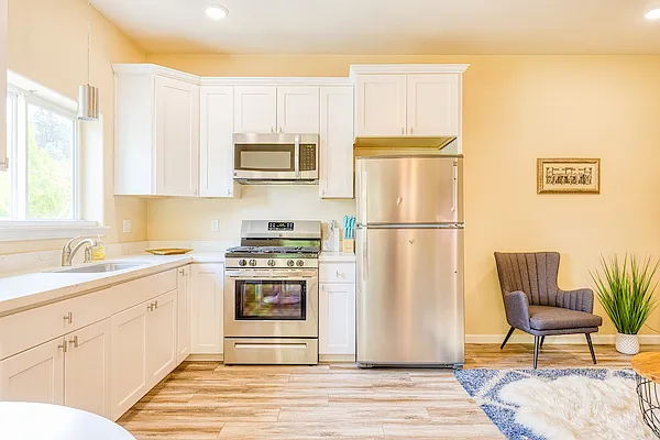 718 Walnut Ave #B — Photo 8