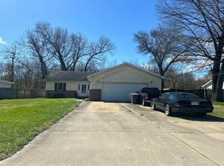 725 E Rose Ln, Godley, IL 60407