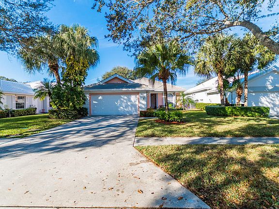 3rd image of 8487 E Garden Oaks Cir