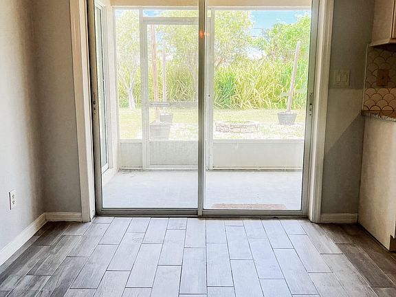 5th image of 2265 SE Belvedere Street