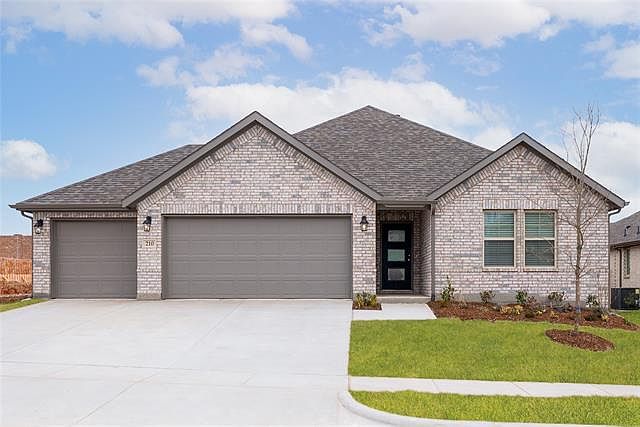 1st image of 210 Headwater Dr