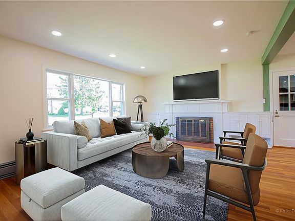 2nd image of 208 W Elizabeth Ave