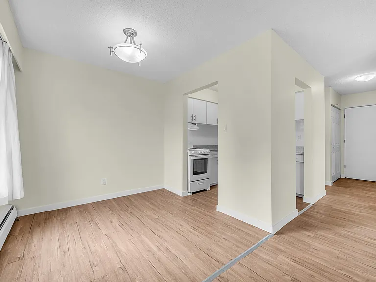 1655 Chesterfield Ave #206 — Photo 10