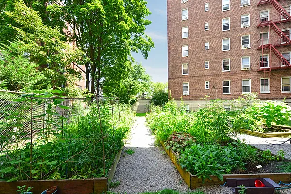 Sold by Keystone Realty USA Corp | media 48