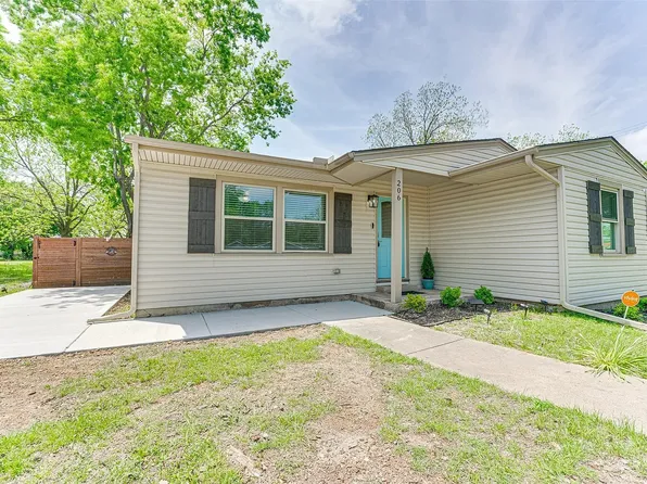 206 College St, Forney, TX 75126