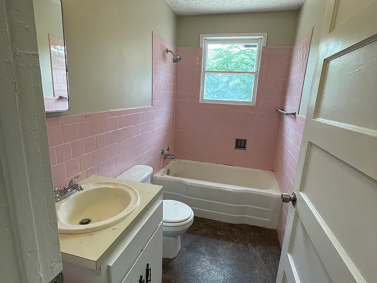 513 Powell St — Photo 5