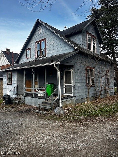 2nd image of 1147 Forest Ave