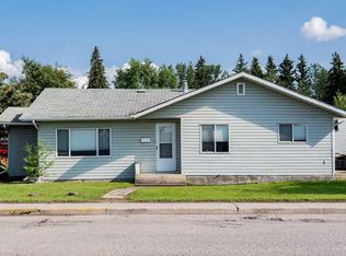 101 N Wanyandi Ave, Hinton, AB T7V 1M6