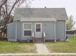 909 Kellogg St, Bertrand, NE 68927