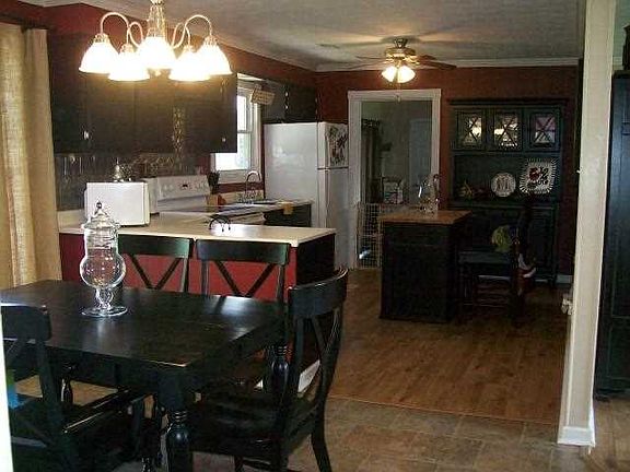 5th image of 761 Shelly Dr