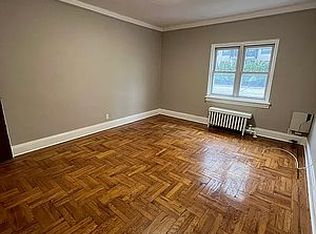 21-33 32nd St #2C, Astoria, NY 11105