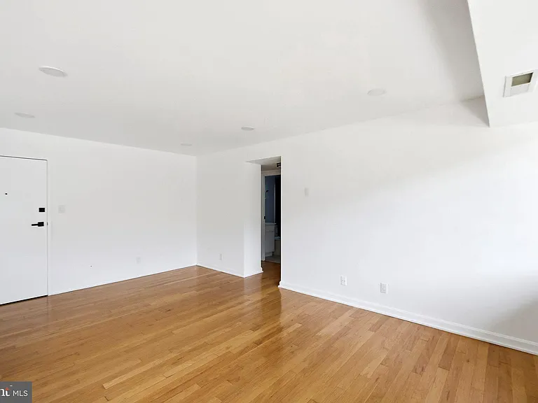 431 N Armistead St #307 — Photo 6