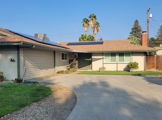 2704 S Fairway Ct, Visalia, CA 93277
