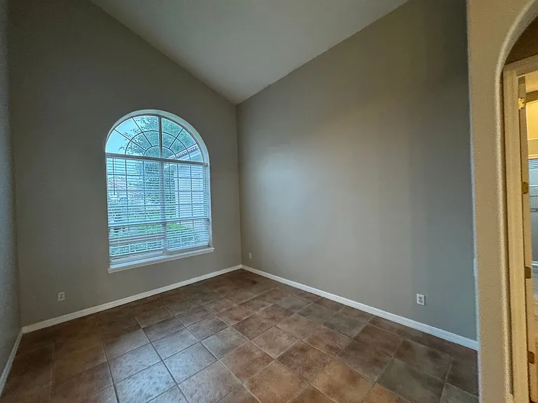 2521 Roat Dr — Photo 24