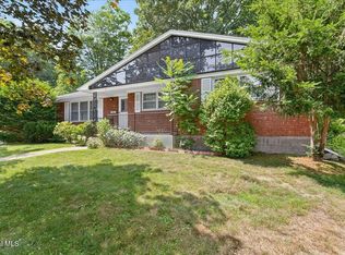 3 Roberts Ln, Saratoga Springs, NY 12866