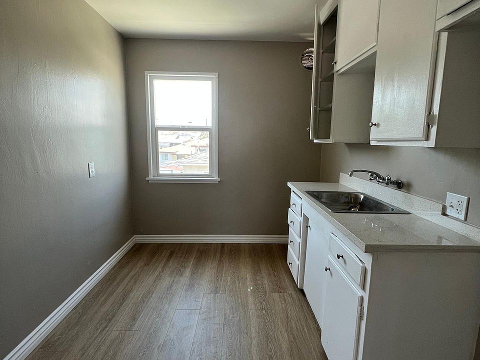 2nd image of 4610 E 52nd Pl #2