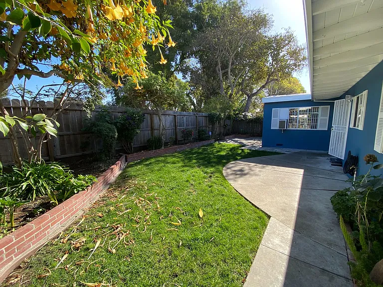 24252 Broadmore Ave — Photo 13