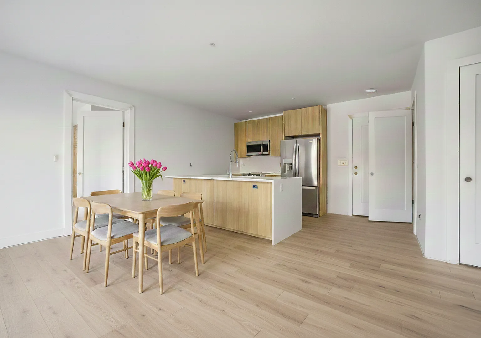 No Brokers Fee, New Construction, In-Unit Washer and Dryer, Central Heat/AC — Photo 2