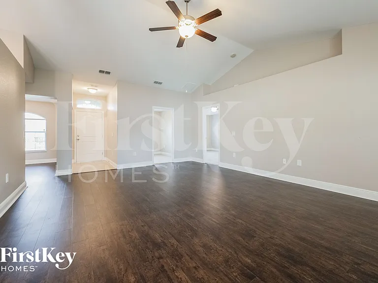 1581 Lemon Ave — Photo 4