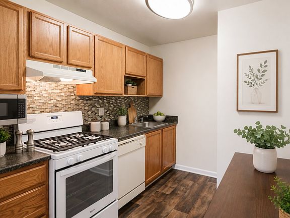 2nd image of 215D Woodhill Dr #253F