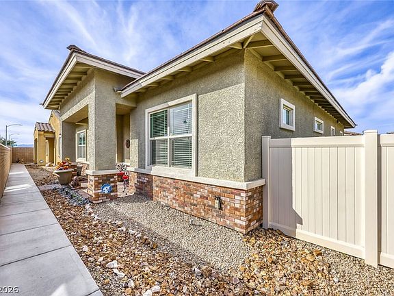 3rd image of 213 Copland Canyon Ave