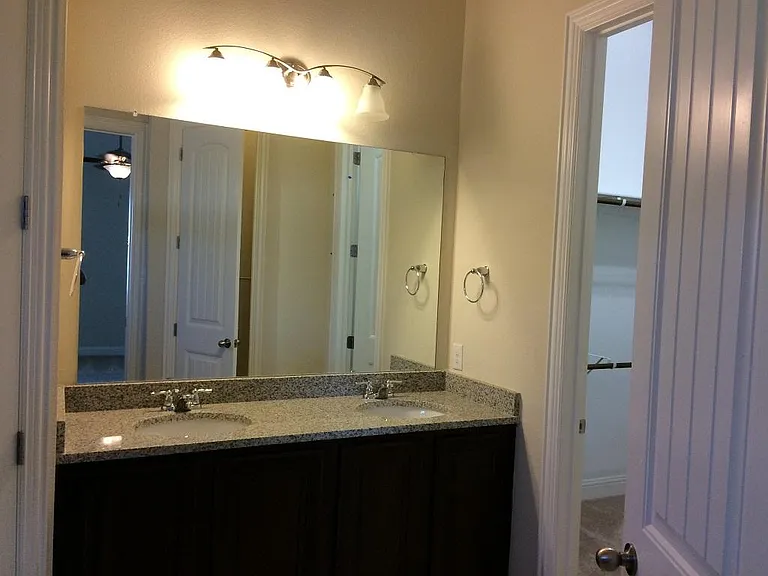 5820 Fremont Dr — Photo 2