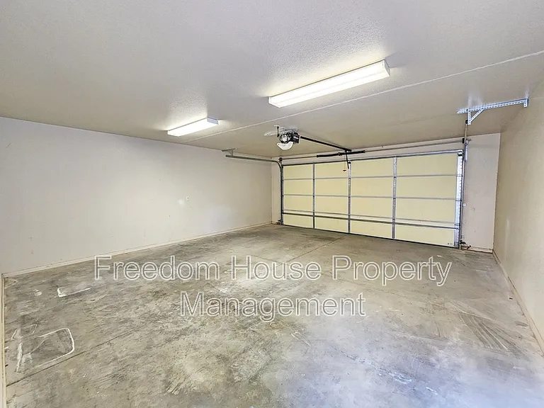1041 Marne Ct #4 — Photo 38