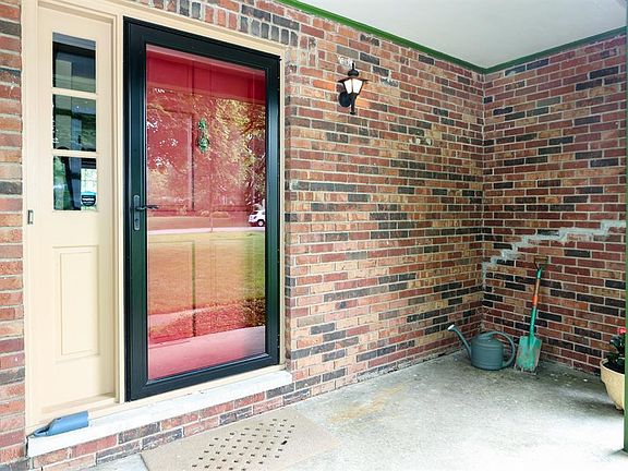 3rd image of 7986 Woody Hollow Dr