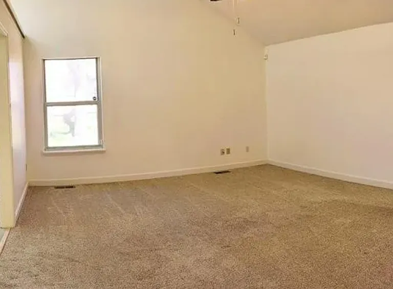 219 Jayhawk Ct — Photo 14