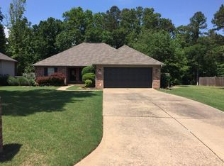 52 Park Ridge Dr, Maumelle, AR 72113