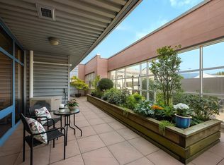 1750 W 2nd Ave #202, Vancouver, BC