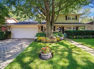 414 Sandy Ln, Wilmette, IL 60091