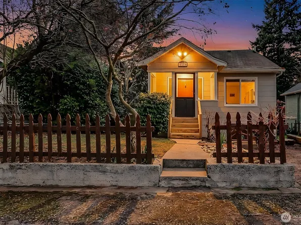 8535 18th Avenue NW, Seattle, WA 98117