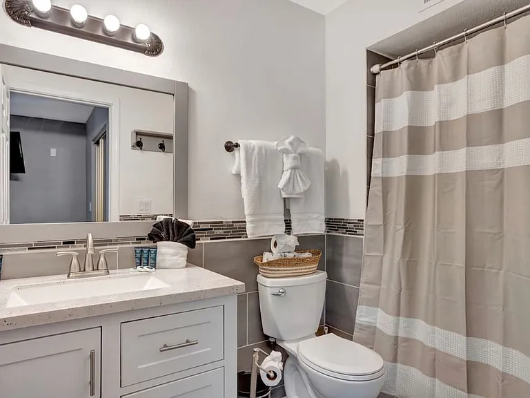 2357 S Davis Cir — Photo 19