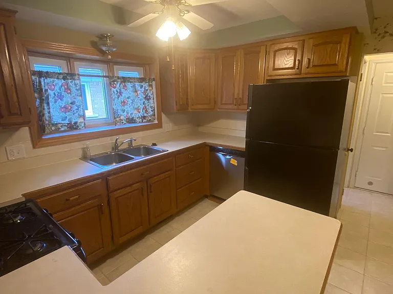 28137 Aline Dr — Photo 5