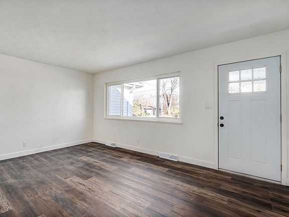 3rd image of 1947 S Fort Avenue