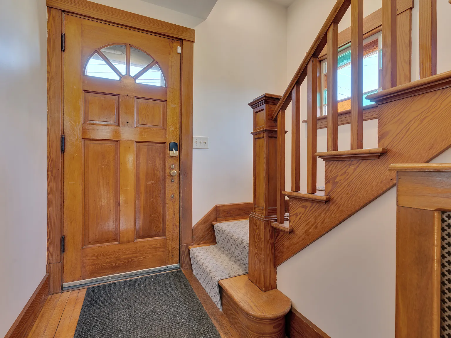 3 bed, 1.5 bath, 1502 sqft, $2,800 — Photo 2