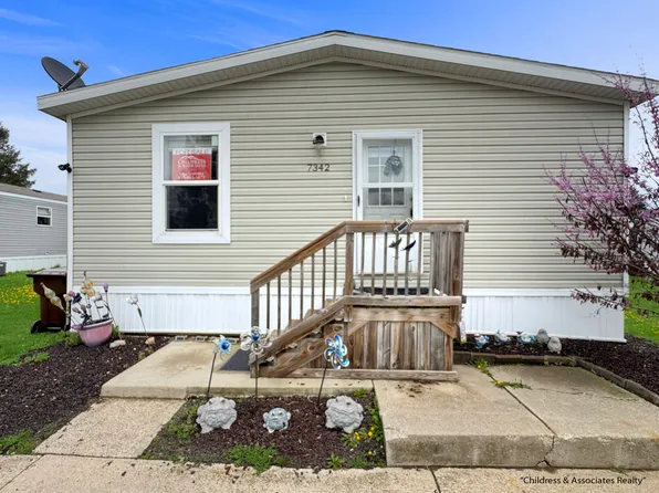 7342 Old Hickory Dr NE, Belmont, MI 49306