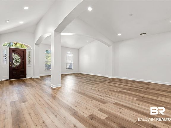 3rd image of 1409 Sugar Creek Pl