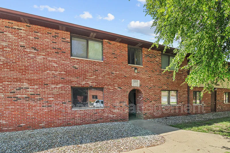 1203 Dean Dr — Photo 1