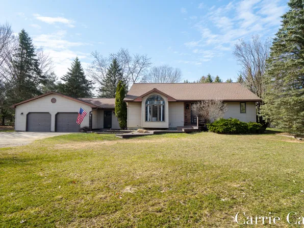 4815 Sunset Dr, Fremont, MI 49412