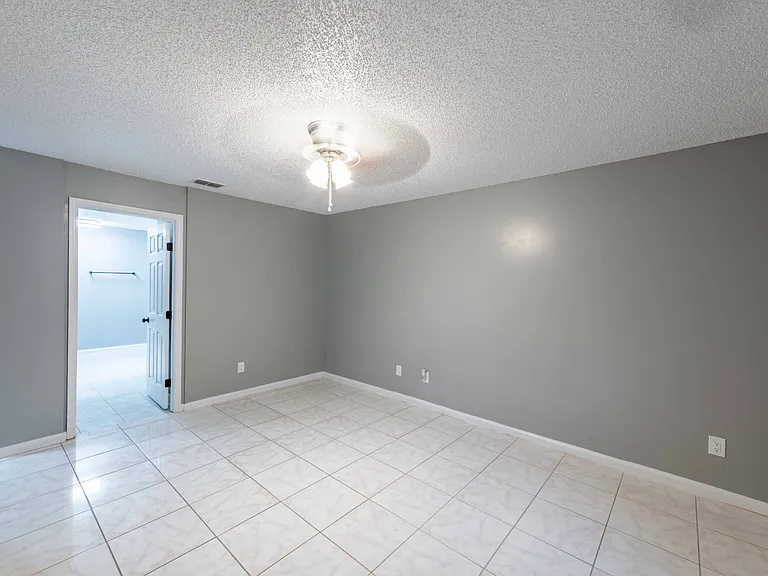 479 Charles Pinckney St — Photo 51
