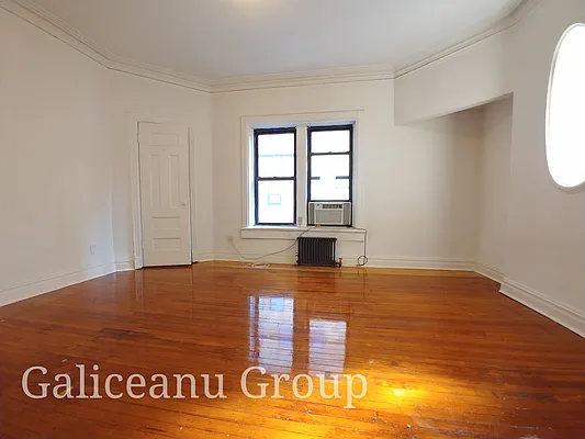 Rented by Lexington Real Estate Group | media 19